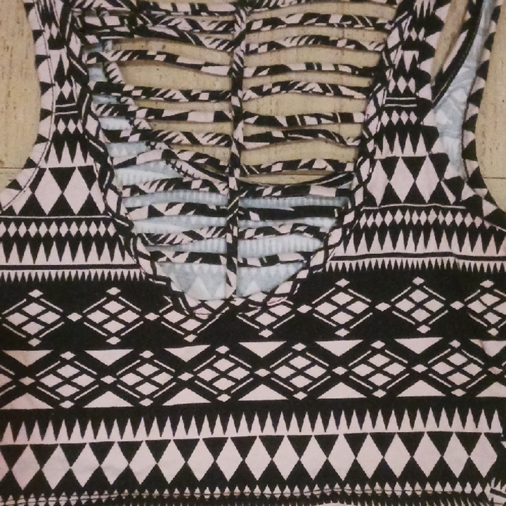 Patterned and Tie-Dye Women's Tops Set - Picture 5 of 8